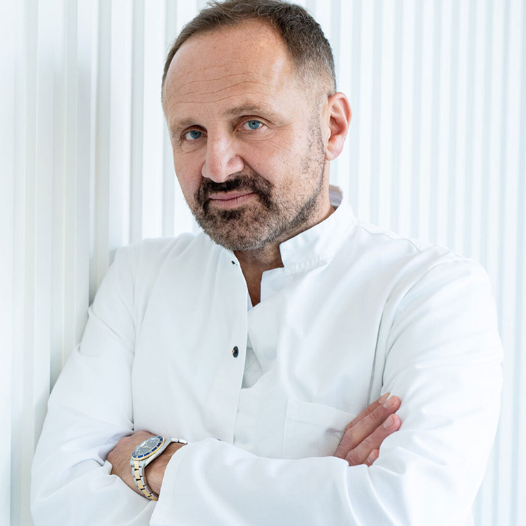 Dr. Nikola Milojević: O ocu Bošku, Londonu, nadimku, jednom susretu s Kate Middleton i spašavanju mladih od ludih ideja s interneta…